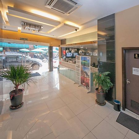 Oyo Rooms Warisan Square Кота-Кинабалу Экстерьер фото
