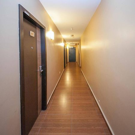 Oyo Rooms Warisan Square Кота-Кинабалу Экстерьер фото